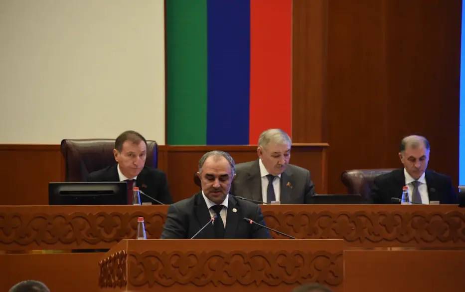 Минцифры Дагестана предлагает отменить устаревшие IT-законы для новой цифровой стратегии